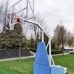 Баскетбольная стойка для уличной площадки