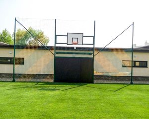 Баскетбольна площадка